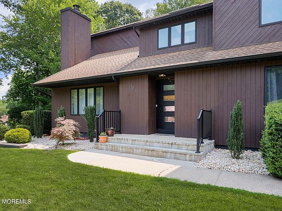 3rd image of 18 Constitution Drive