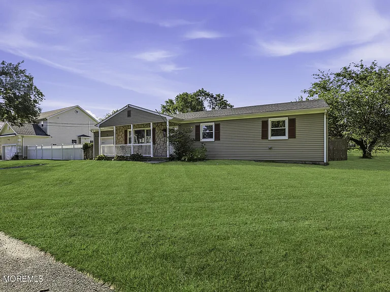 1200 Lawrence Ave — Photo 4