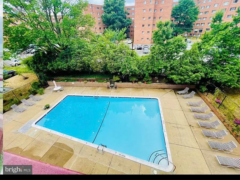 1830 Columbia Pike #215 — Photo 9