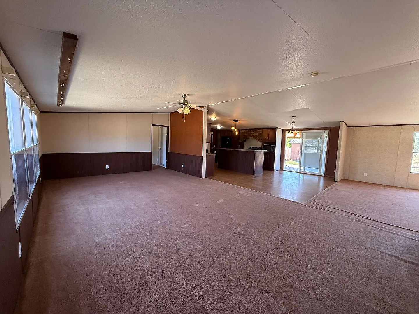 Accessible 4 bedroom Home! Pets OK! — Photo 3