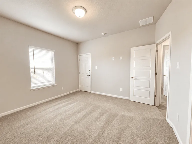 7204 Magnolia Crk #101 — Photo 15