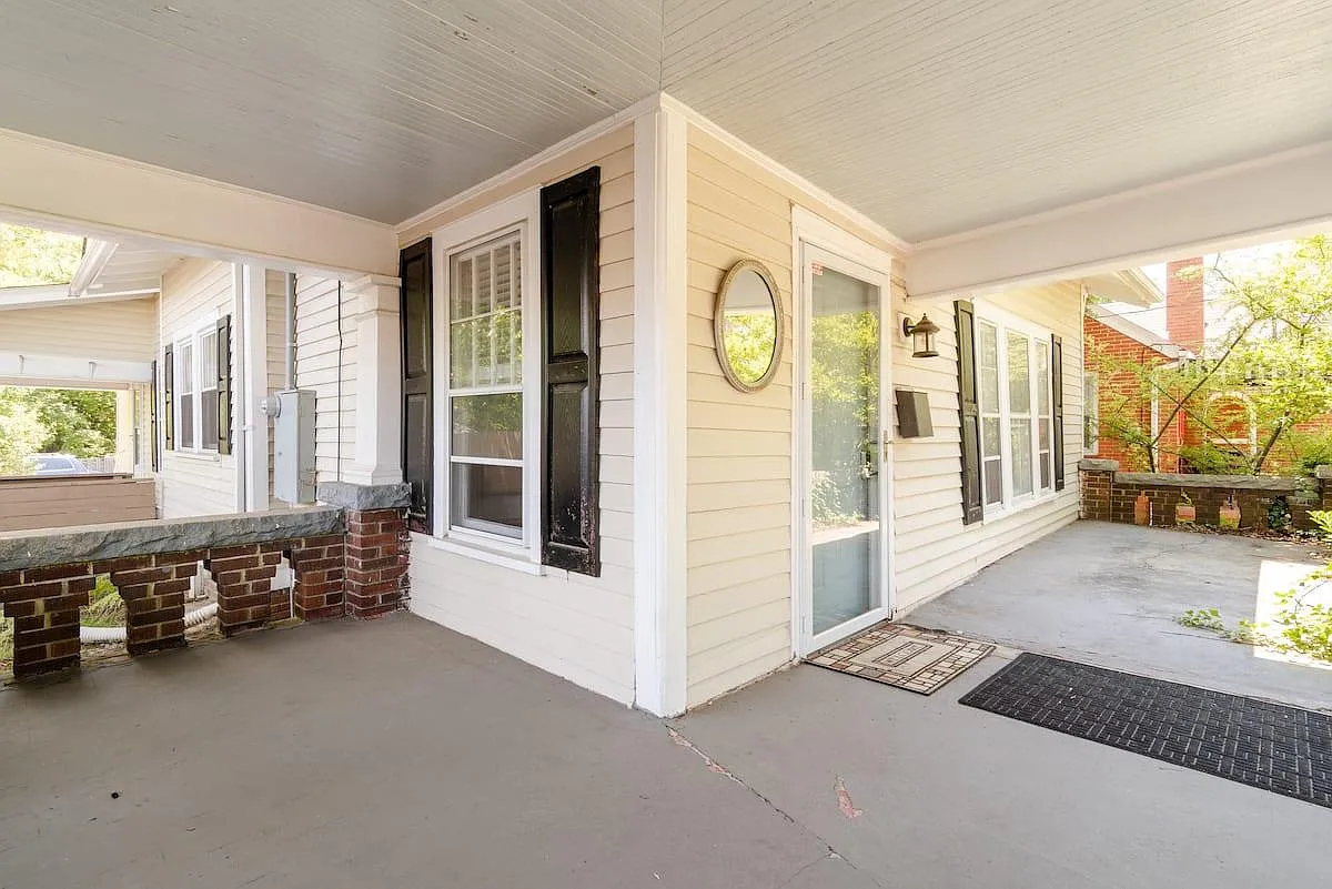 2726 N Roxboro St — Photo 3