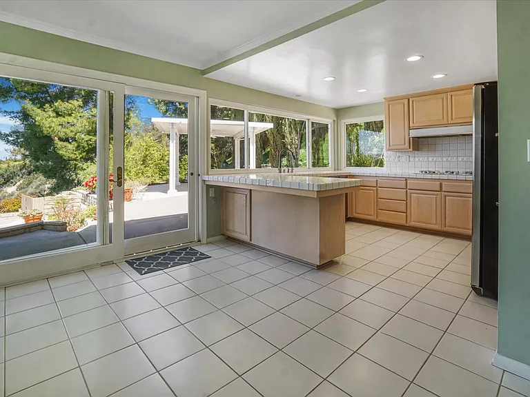 22903 De Kalb Dr — Photo 17