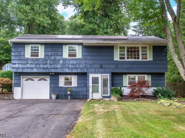 3 Brookside Dr, Mount Olive Twp., NJ 07828