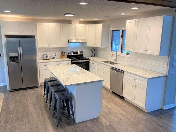 4th image of 154 Five Stitch Dr