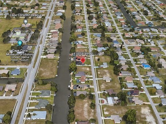 4th image of 410 SE 8th Pl