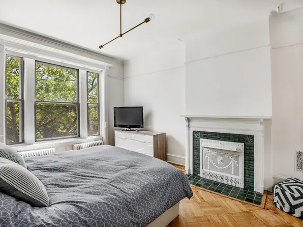 611 Macon Street image 6 of 13