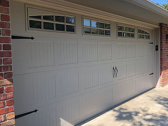 2nd image of 2101 Meadowlane Dr