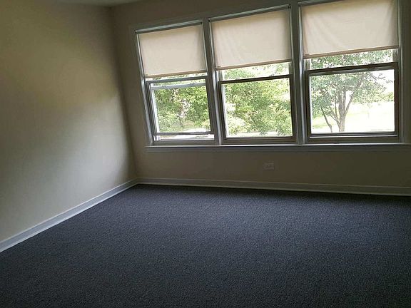 5th image of 9047 Lamon Ave
