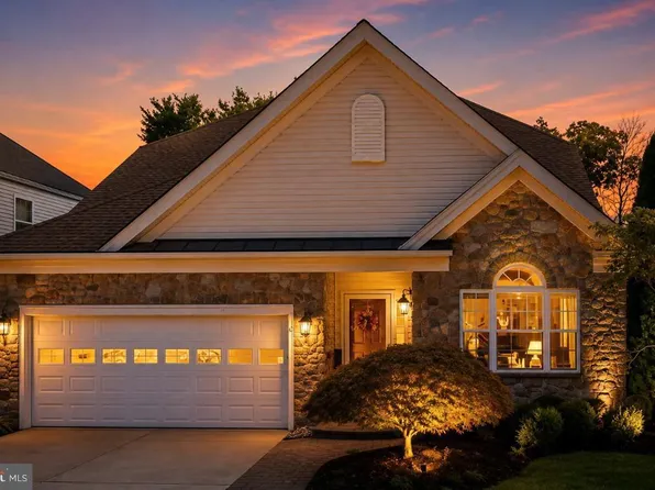 6 Mitchell Ct, Marlton, NJ 08053