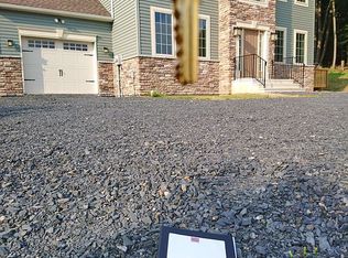 119 Pleasant Ln, Brodheadsville, PA