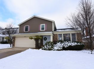 1317 Devonshire Rd, Buffalo Grove, IL 60089