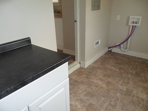 3rd image of 1606 Broadway
