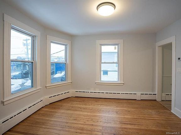 4th image of 37 Bennett St #37