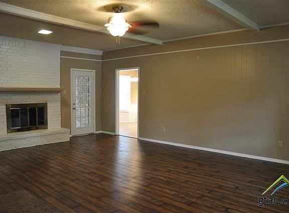 2nd image of 909 Pam Dr
