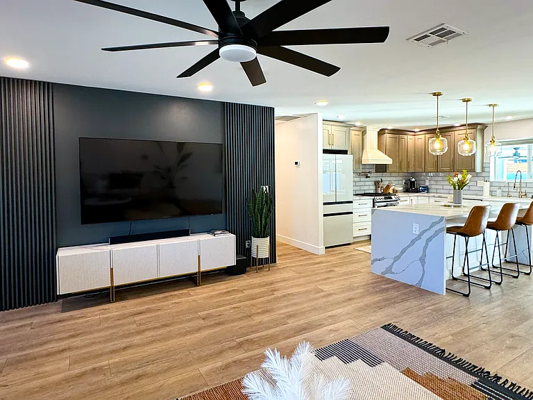 8541 E Cambridge Ave — Photo 3