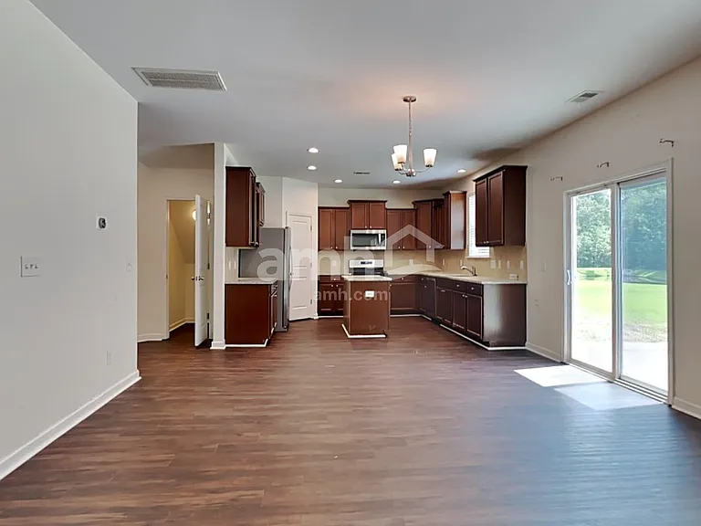 138 Blackwater Way — Photo 4