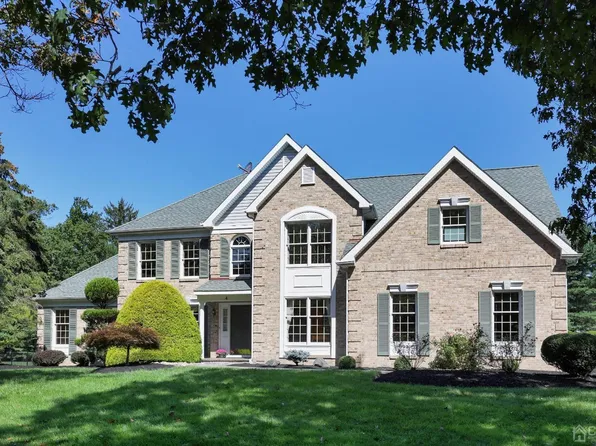 4 Ardsley Ct, West Windsor, NJ 08550