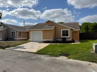 920 SW 111th Ave, Hollywood, FL 33025