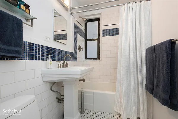 Sold by Sotheby's International Realty | media 10