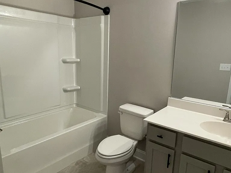 338 Broadberry Ave — Photo 8