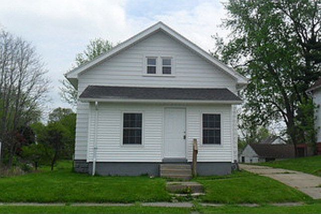 1st image of 316 1st Ave