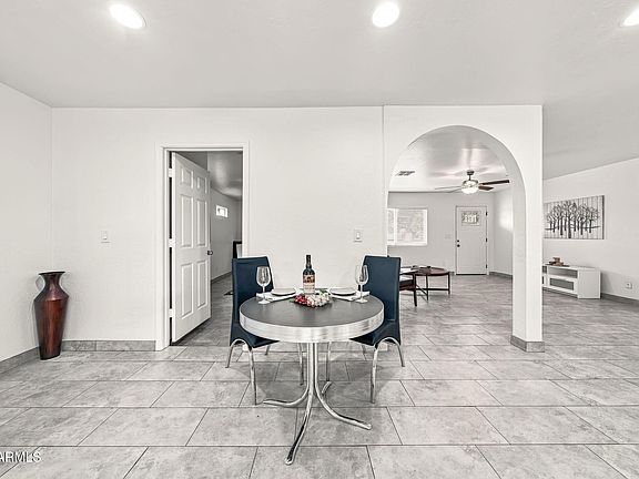4th image of 7137 N 33rd Avenue