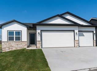 3320 Sokol Ln SW, Cedar Rapids, IA 52404