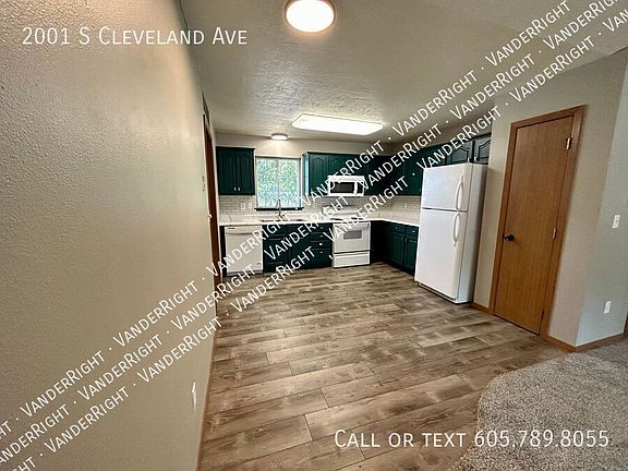 3rd image of 2001 S Cleveland Ave