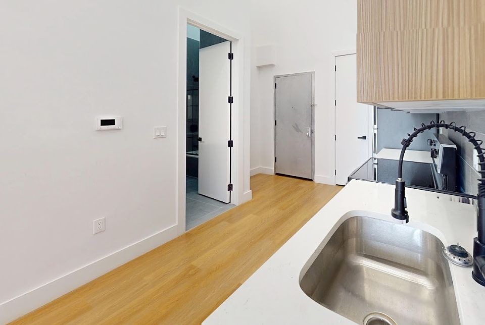 1st image of 42 Livingston St #2