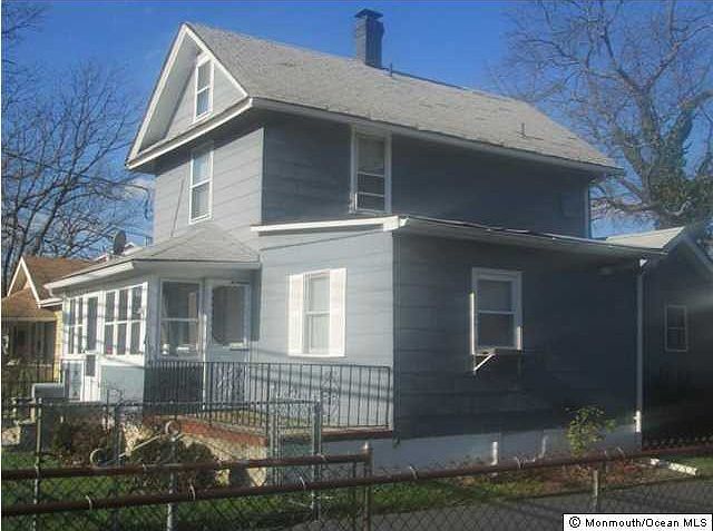 1st image of 125 E 7th St