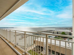 330 Concord St APT 12H, Charleston, SC 29401