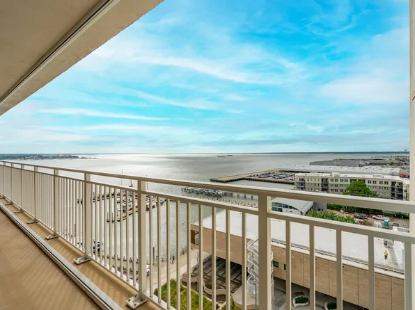 330 Concord St APT 12H, Charleston, SC 29401