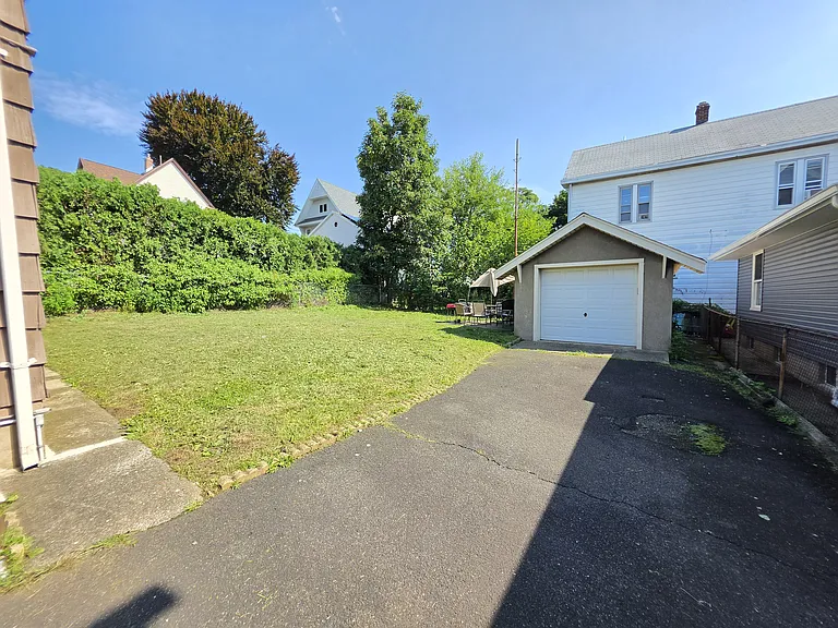 437 Broad St #2 — Photo 7