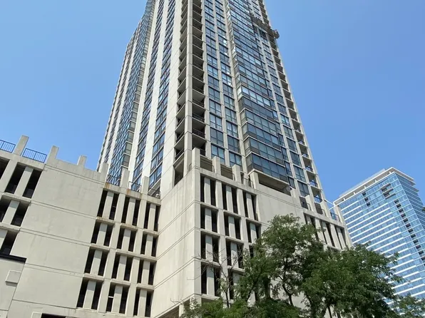 1122 N Clark St APT 3602, Chicago, IL 60610