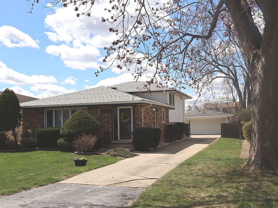 1st image of 10528 S 81st Ct