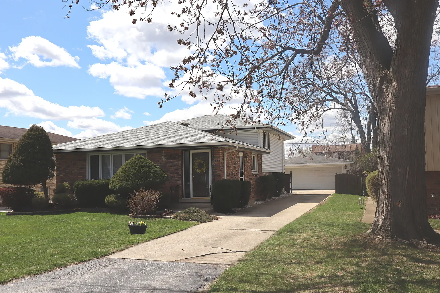 10528 S 81st Ct photo 1