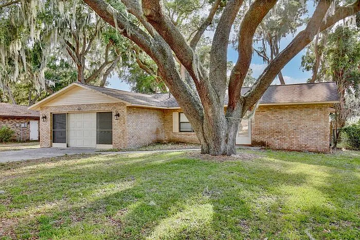Building Photo - 613 Yorktown Dr