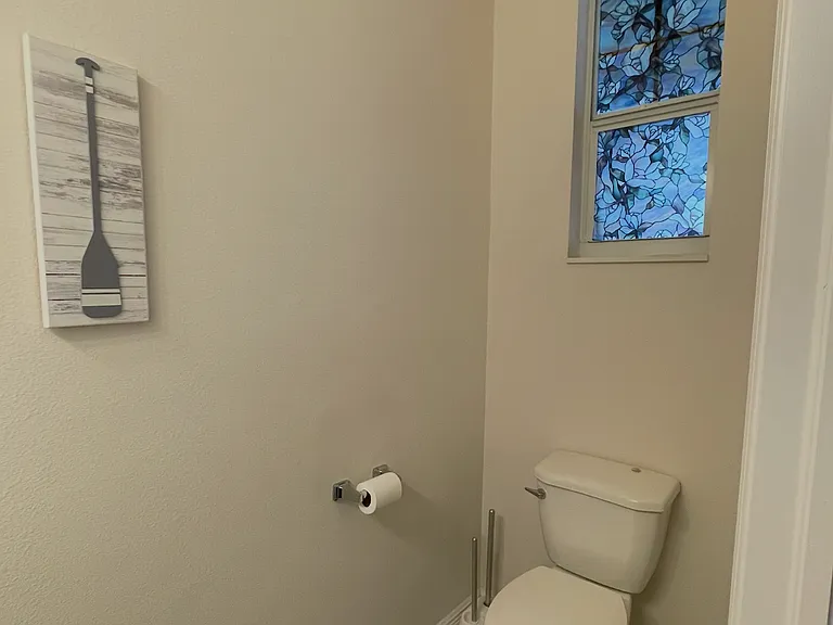 1438 N River Cir — Photo 15