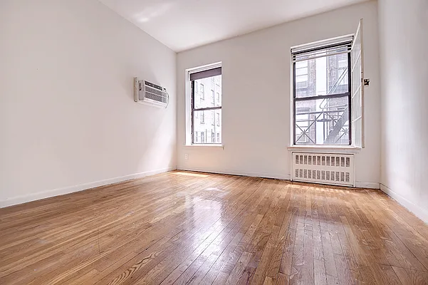 Rented by Urbane Brokerage | media 15