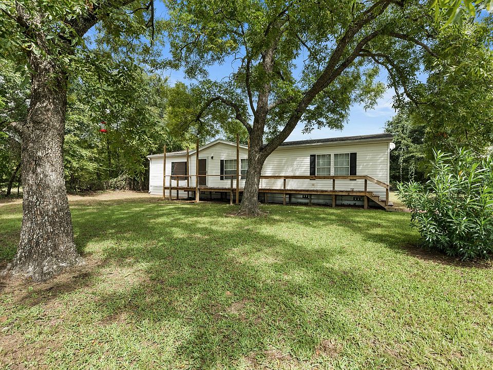 305JohnThomasDr-1.jpg
