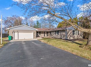 61 Longview Dr, Springfield, IL 62712