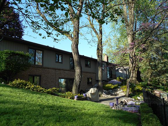 5th image of 2416 Fox Hills Dr