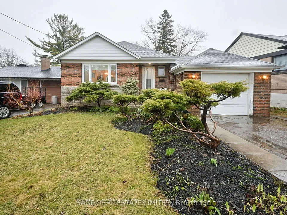 15 Saunders Rd