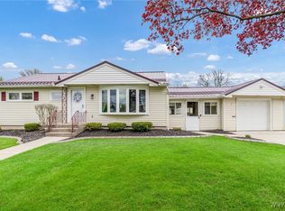 19 Coronation Dr, Amherst, NY 14226