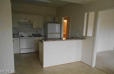 3rd image of 1709 Gunston Dr