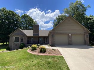 32 Amesbury Cir, Crossville, TN 38558