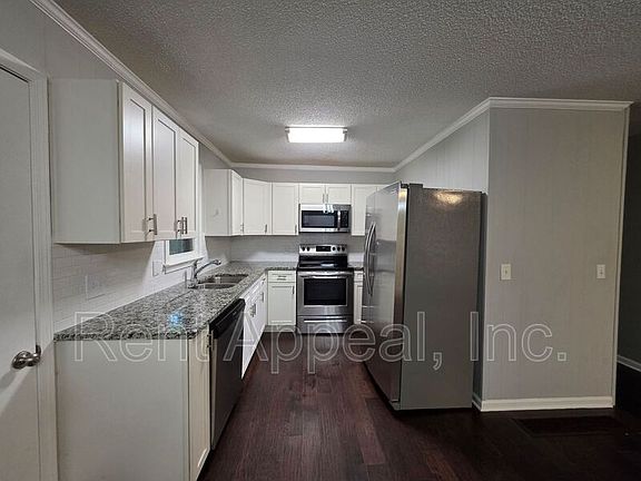 2nd image of 3734 Smithtown Rd