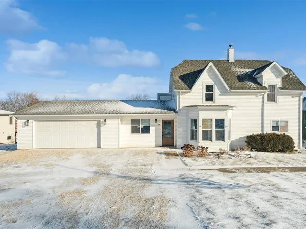 204 E 2nd St, Mechanicsville, IA 52306