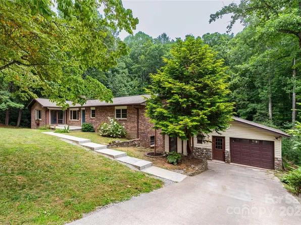 61 Chukkar Trl, Hendersonville, NC 28792